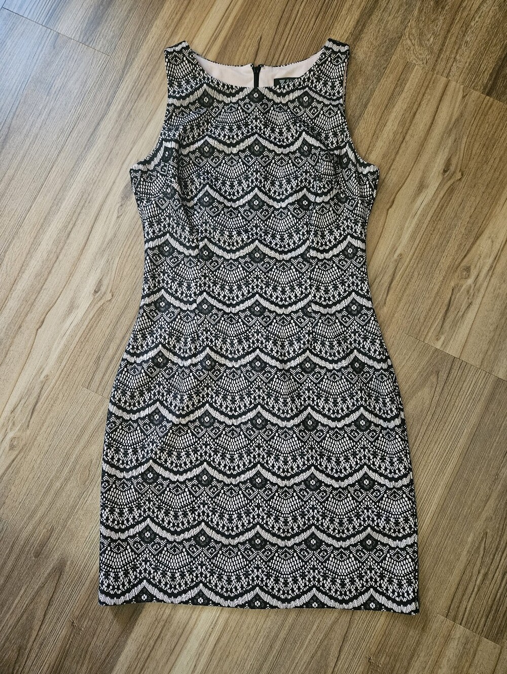 Guess Women's Lace Printed Dress. Size 8.